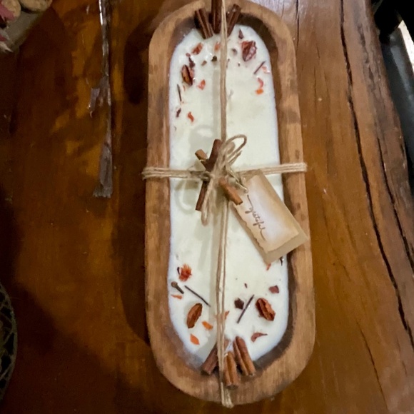 Hand Carved Wood Dough Bowl 3 Wick Cinnamon Scent Soy Wax Candle - Picture 5 of 8